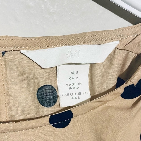 H&M Long Sleeve Blouse Sz S Tan Mocha Black Polka Dot Classic Top - Picture 4 of 6